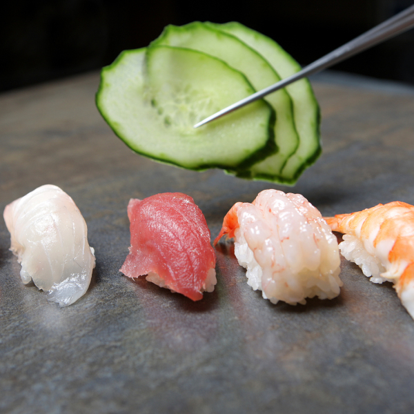 Nigiri sushi frais : daurade, thon, crevette